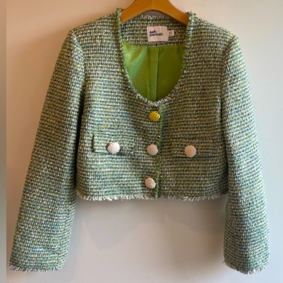 Green Bouclé Cropped Jacket with matching bralette(size 10)
This cropped jacket - Picture 2 of 9